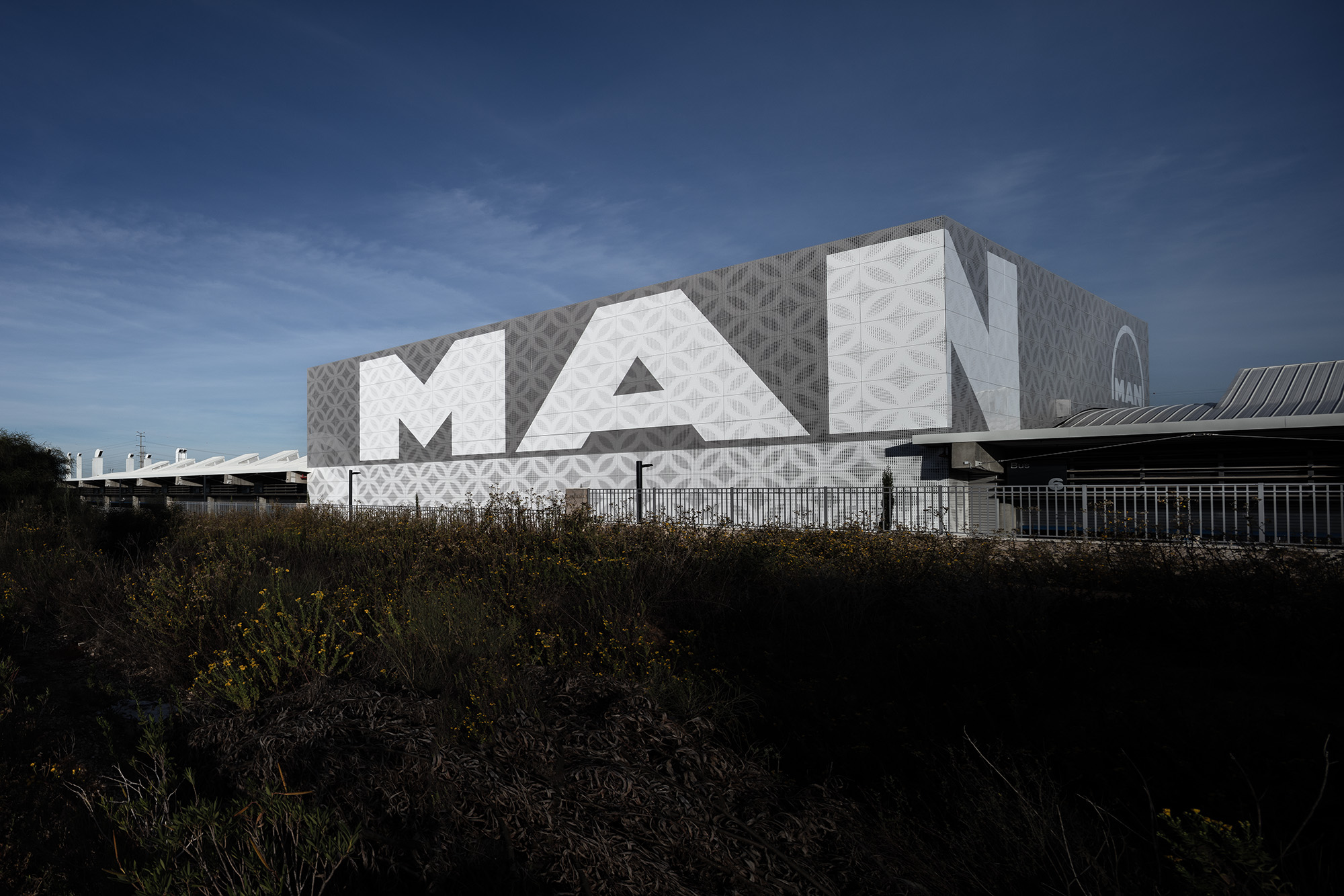 MAN
